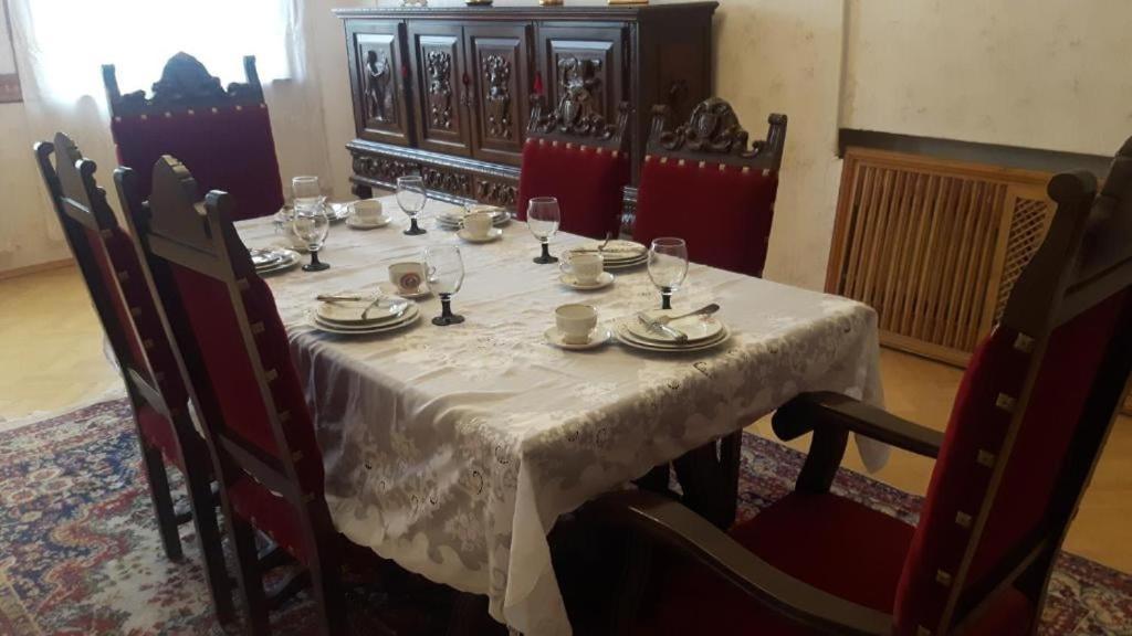 Guli Hotel Gori Eksteriør billede